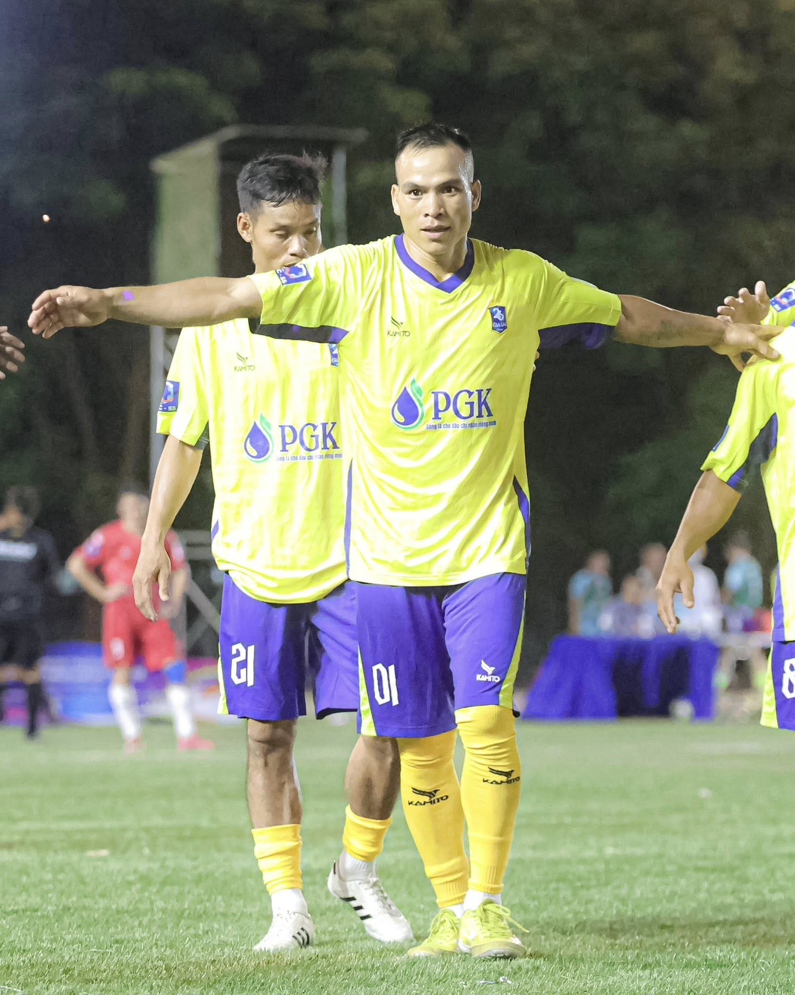 Puih Đức - tiếng cồng chiêng Jrai vang giữa sân cỏ VSC-S5