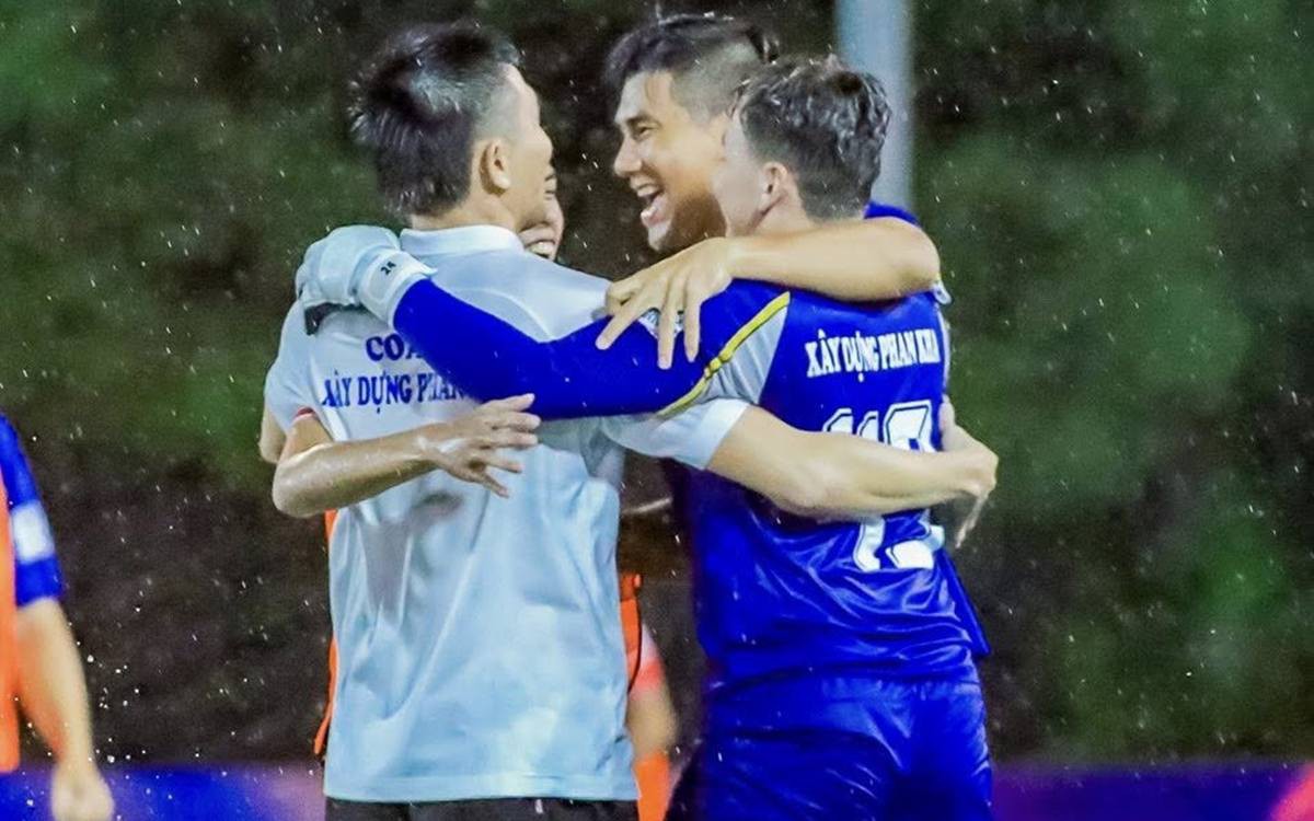 Xác định 4 đội bóng vào bán kết Cúp bóng đá 7 người khu vực miền Nam