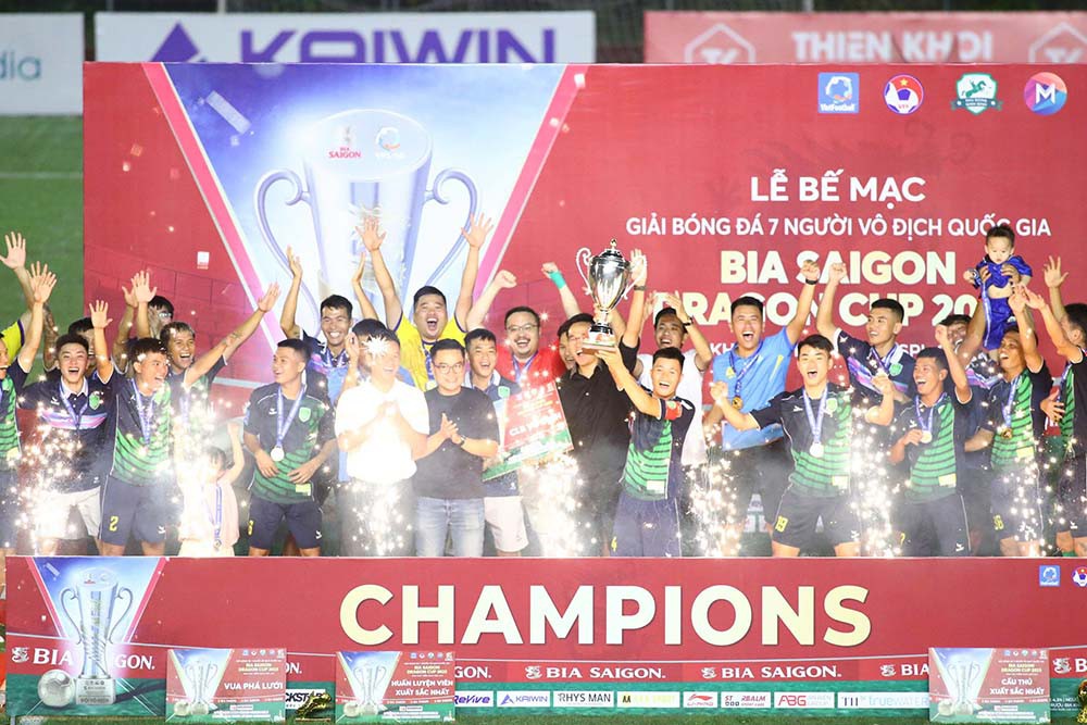 36 Hoàng Nông Thảo Vy vô địch SPL-S7 với thành tích bất bại