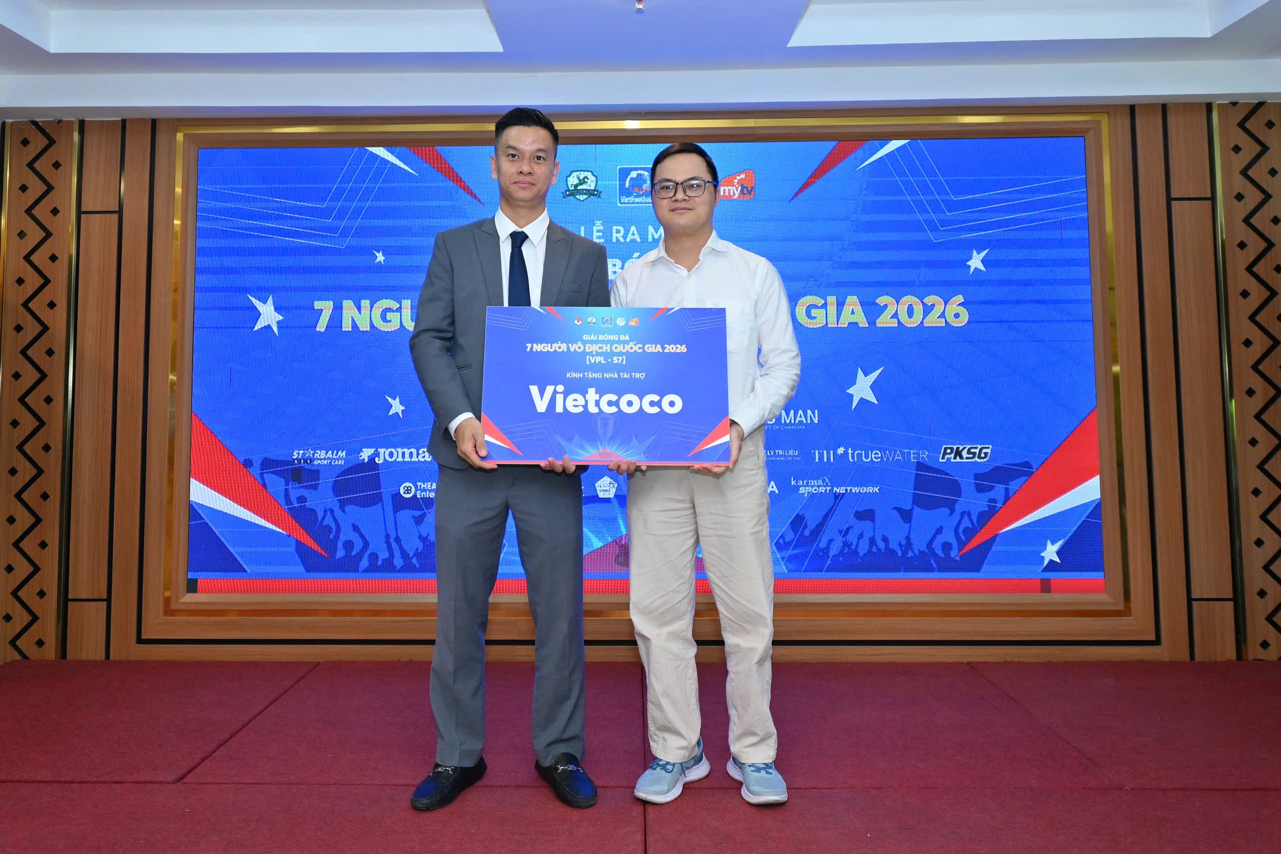 Vietcoco đồng hành cùng VietFootball: Tiếp sức năng lượng xanh cho bóng đá 7 người Việt Nam
