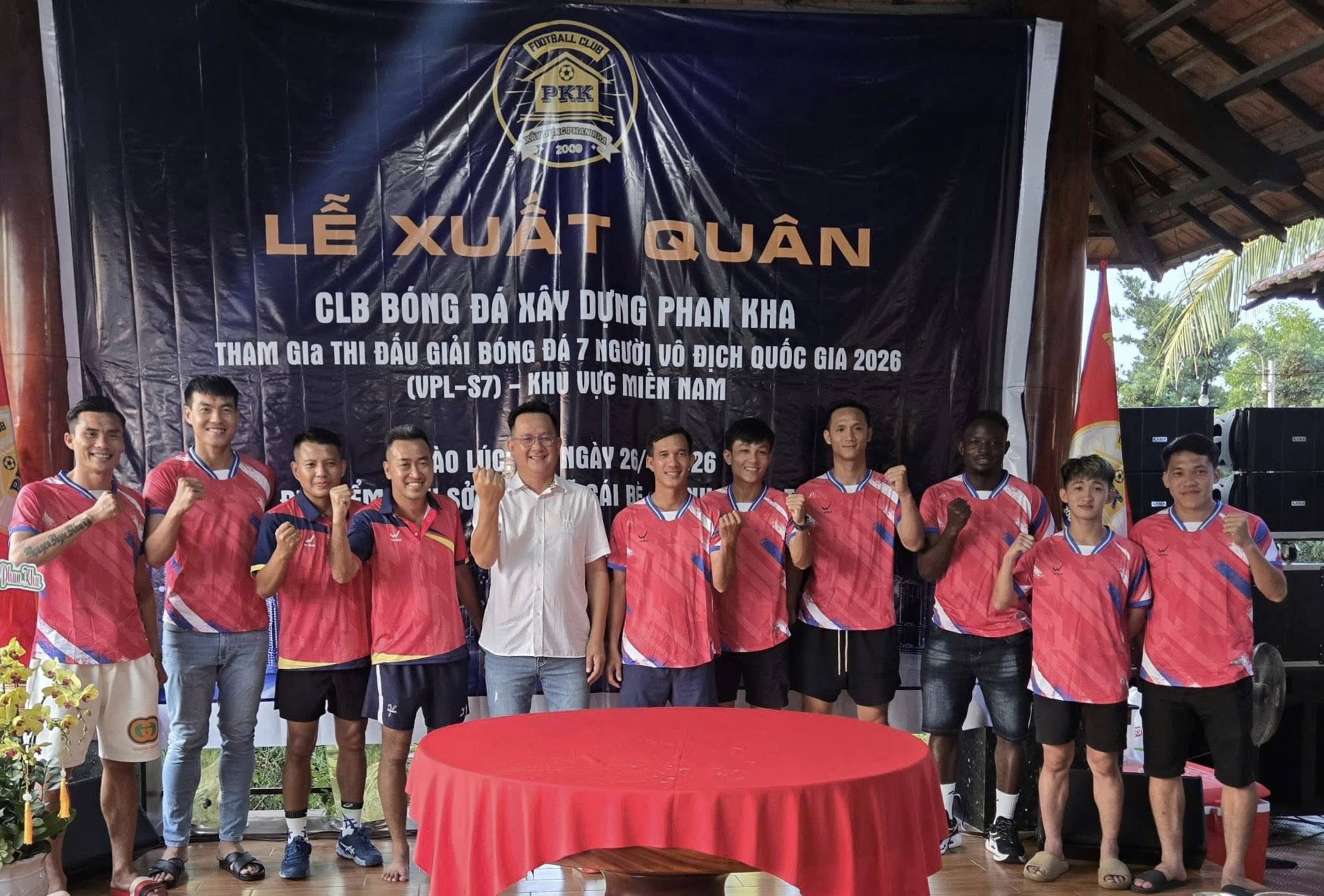 Bầu Phan Kha: Nuôi đội ở miền Tây, quy tụ cầu thủ tứ xứ rất khó!